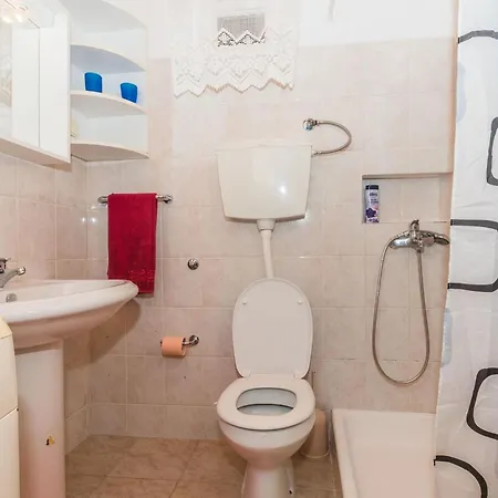 Vakantiehuis Fuer 2 Personen Ca- 50 M² In Rukavac- Kvarner Bucht - Gespanschaft Primorje- By Interhome