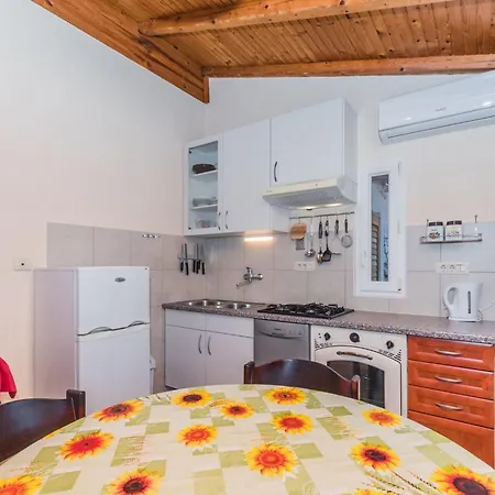 Fuer 2 Personen Ca- 50 M² In Rukavac- Kvarner Bucht - Gespanschaft Primorje- By Interhome *